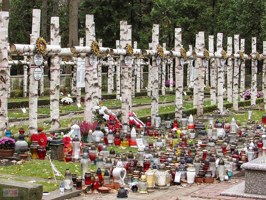 Mogiły Szarych Szeregów i Batalionu Zośka