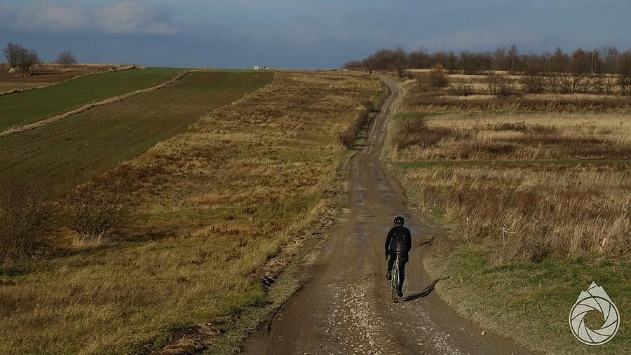 jeszcze gravelowa droga na Sułoszową