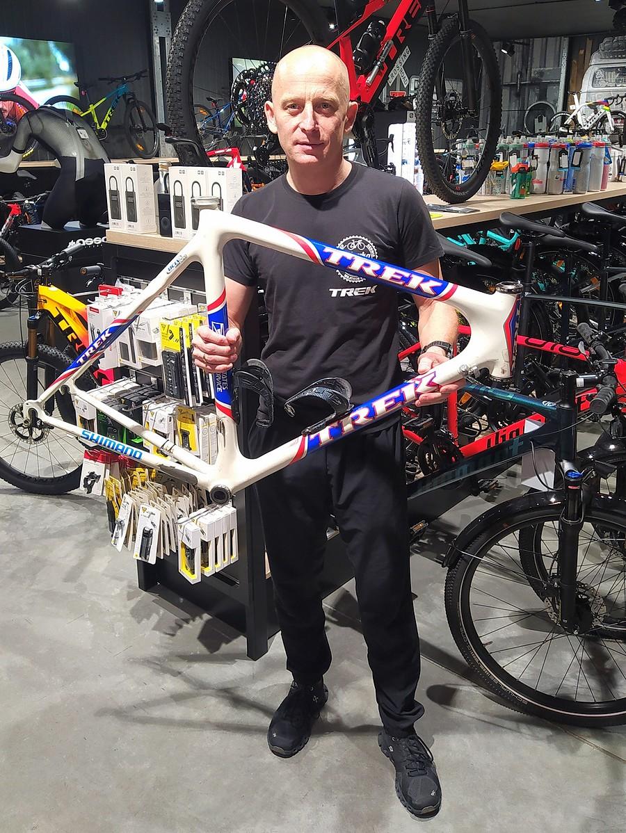 Rama roweru, na którym jeździł Lance Armstrong.