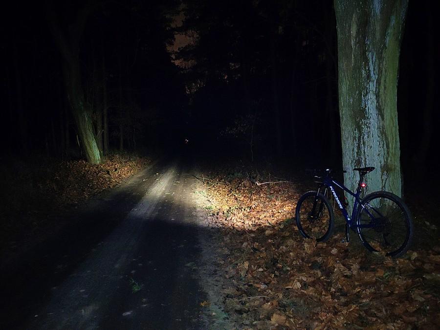 Droga Wierzenica - Janikowo nocą