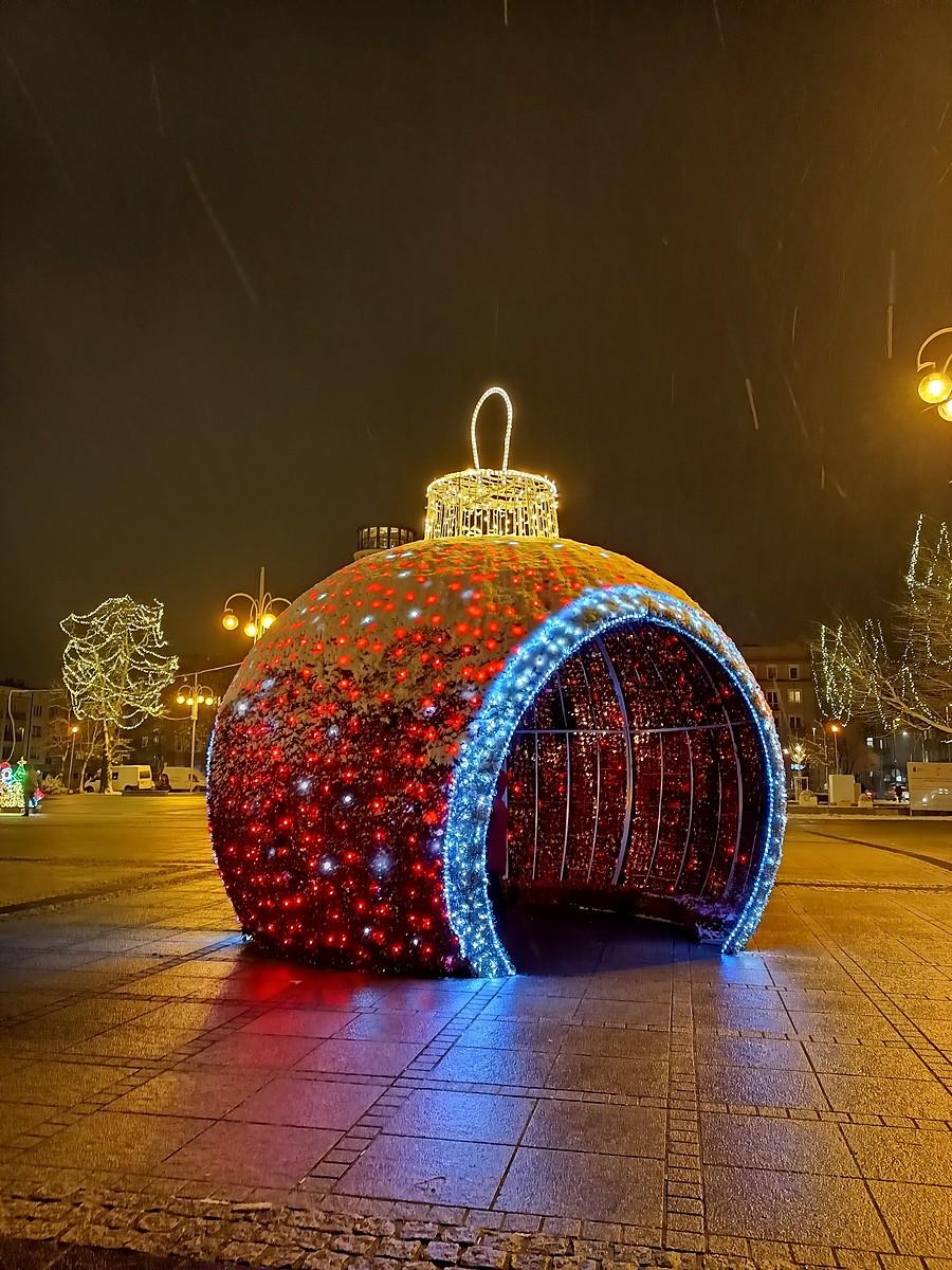 Świąteczna iluminacja A.D. 2021 na Placu Biegańskiego V.