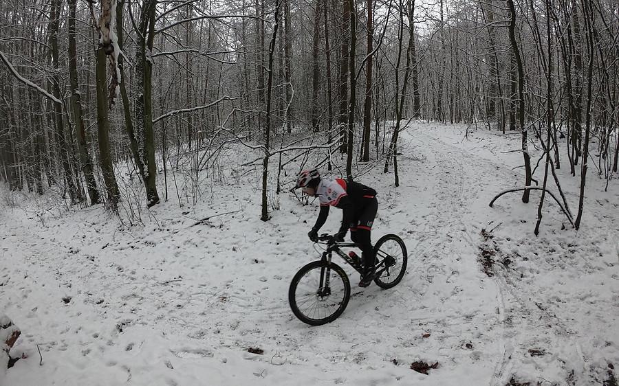 Standardowy punkt - pomykanie pureMTB po krętych ścieżkach