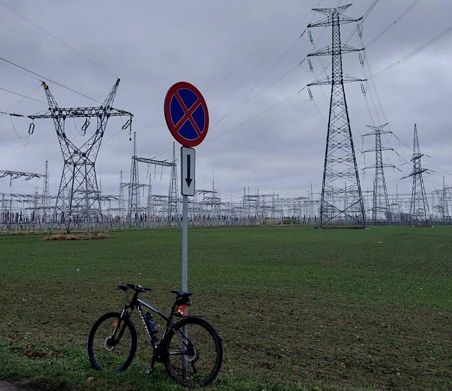 Przy stacji elektroenergetycznej Plewiska