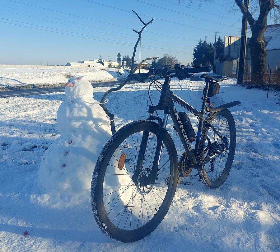 Bałwanek-rowerzysta