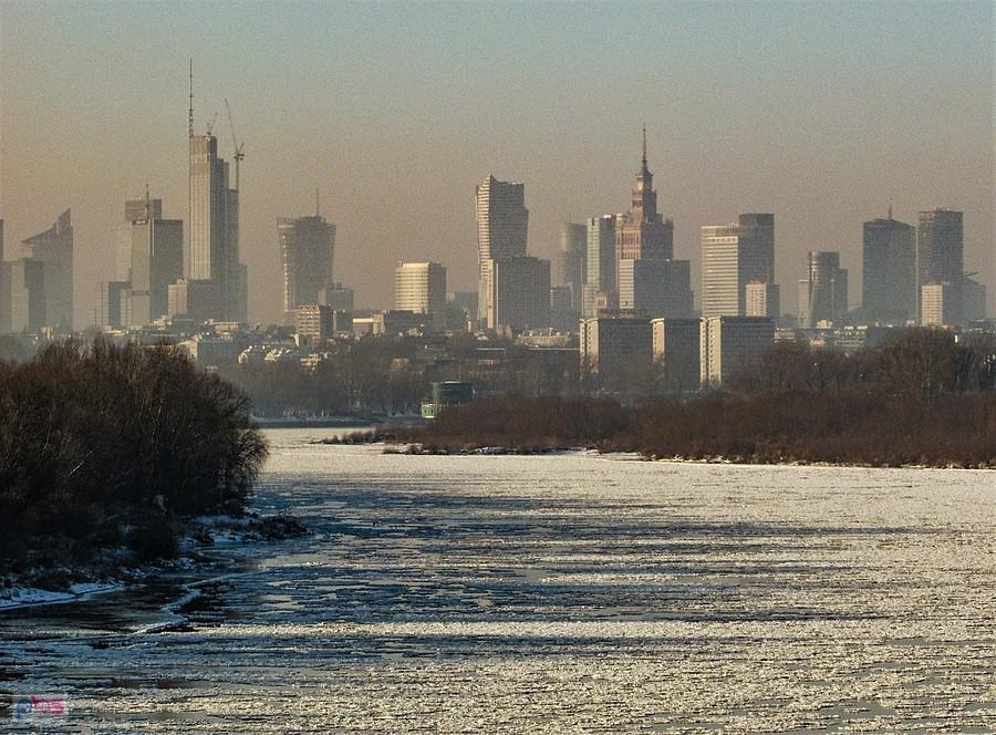 Widok na centrum z Mostu Siekierkowskiego
