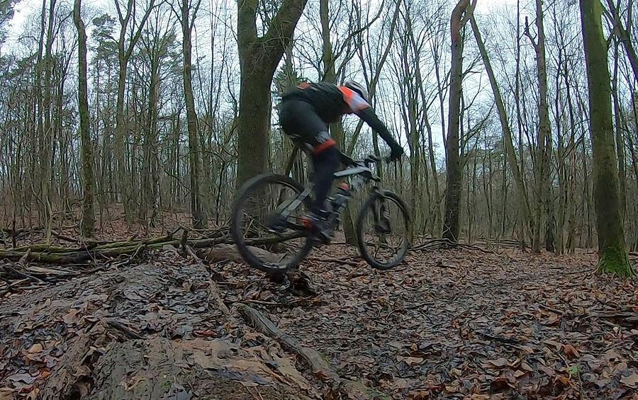 Dla mnie takie skoki to stara szkoła MTB