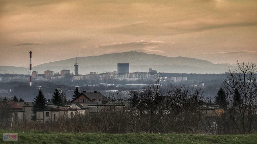 Katowice i Babia Gora w tle