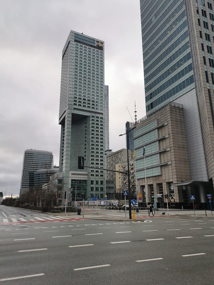 Hotel InterContinental z basenem na 44 piętrze