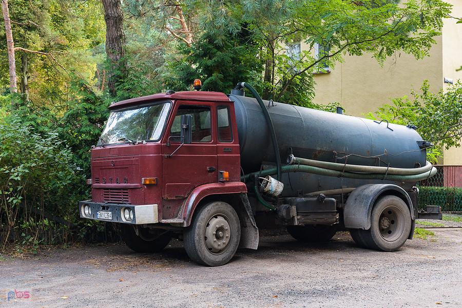 Klasyk PRL-u, czyli Star 200 stojący w Żarkach Letnisku