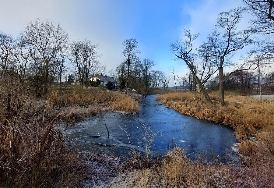 Bagno w Trzcielinie, stan półzamarznięcia