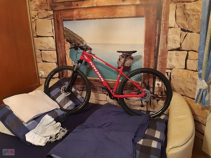 Nowy rowerek Dareckiego na noclegu