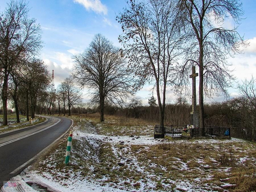 Osieck - krzyż upamiętniający katastrofę kolejową