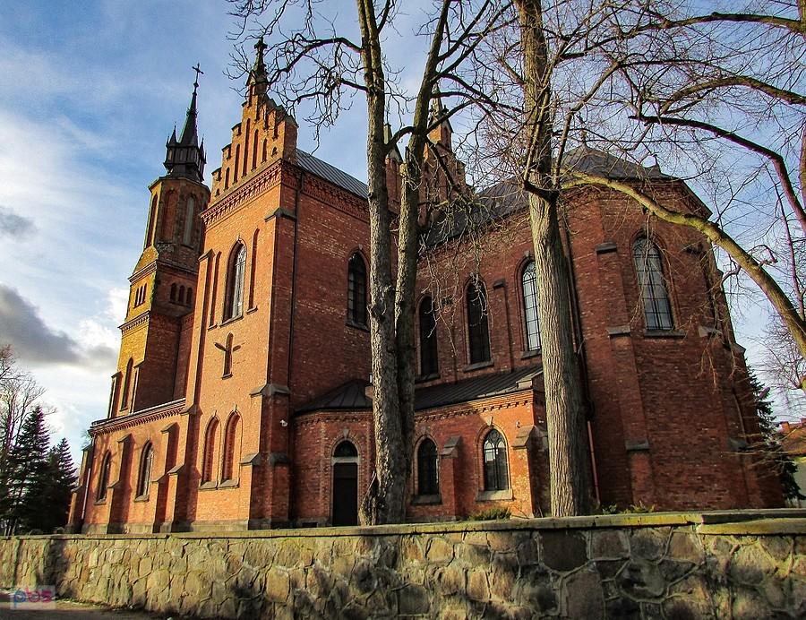 Osieck - monumentalna świątynia jest dziełem Stefana Szyllera