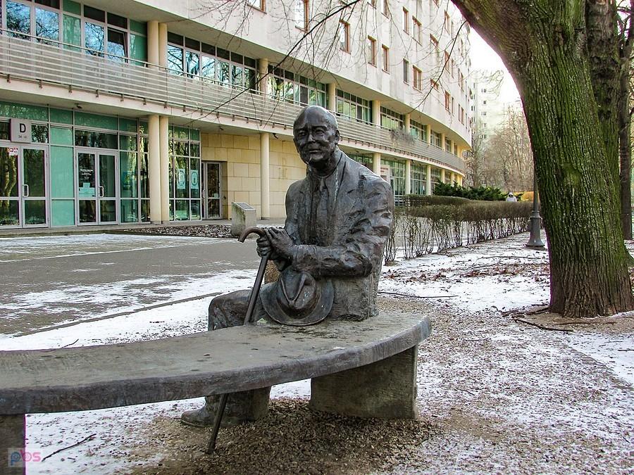 Ławeczka Jana Nowaka-Jeziorańskiego