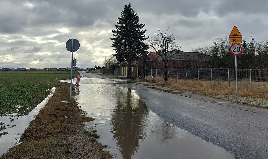 Zalana droga w Wysogotowie