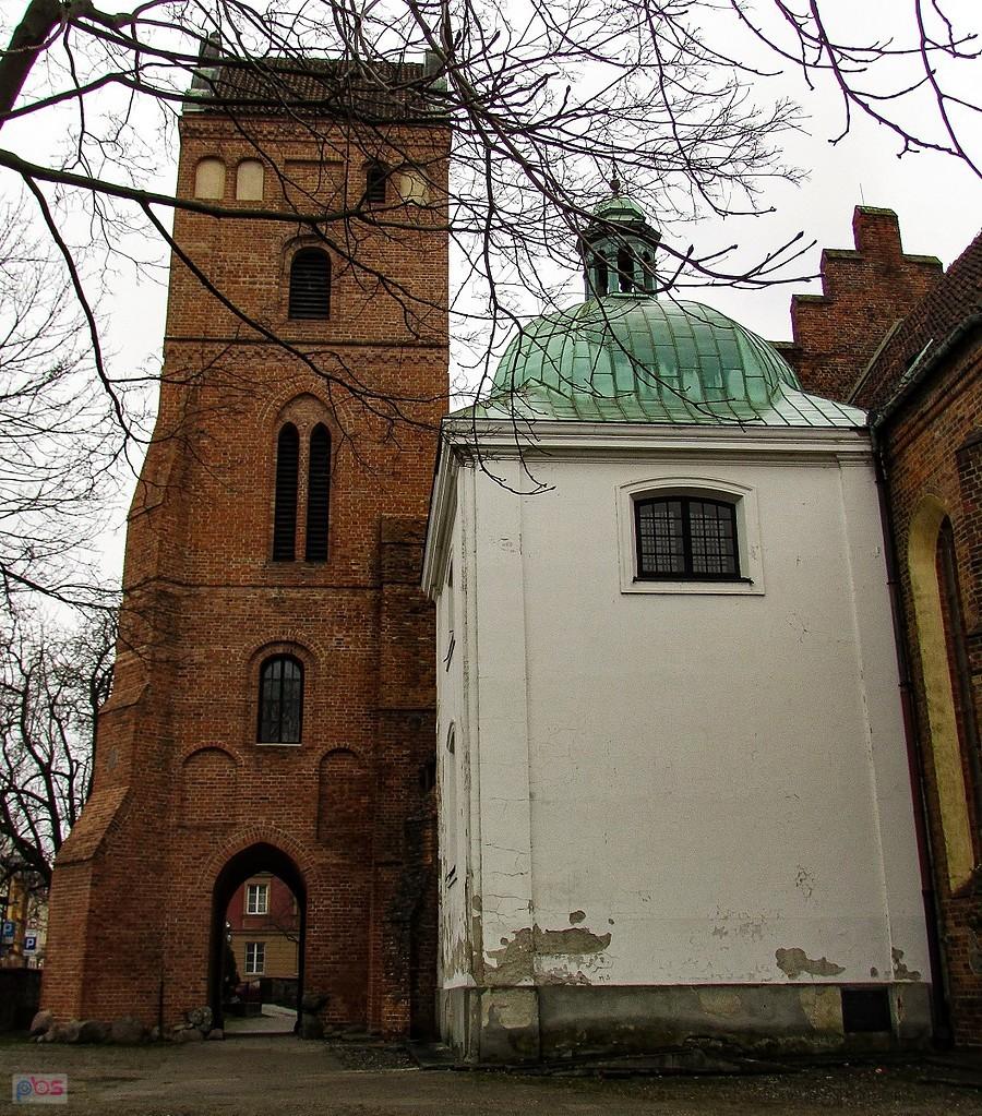 Gotycka wieża i barokowa kaplica św. Barbary
