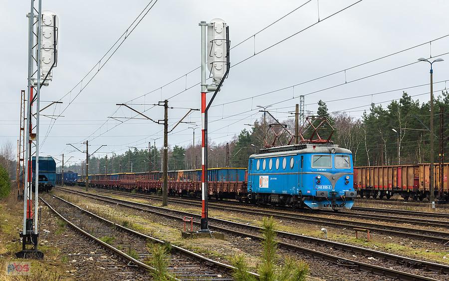140 099-3 stoi na stacji Częstochowa Mirów