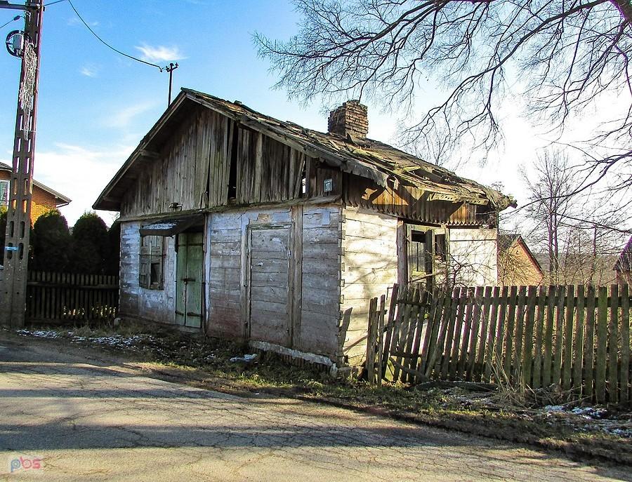 Krzemienica - stara chałupa przy kościele