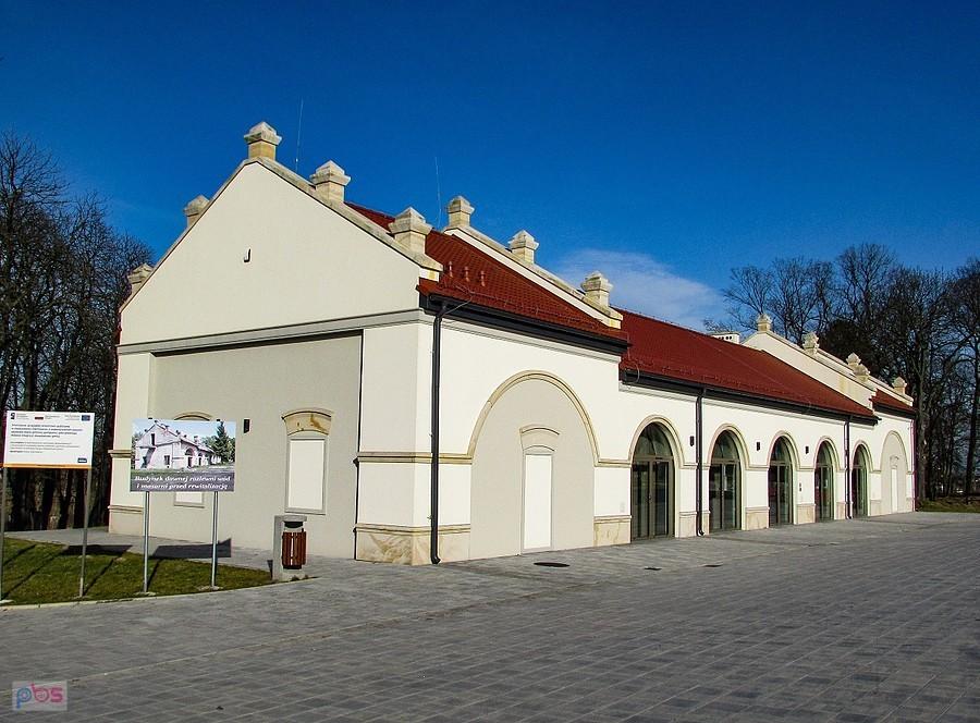 Czerniewice - zrewitalizowany budynek d. masarni