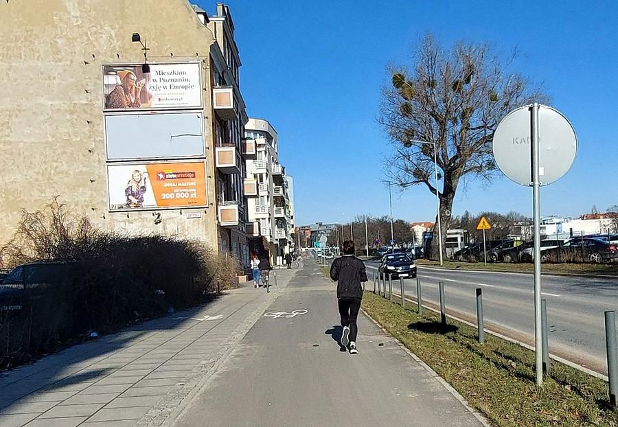 Wszystko fajnie, tylko pani roweru zapomniała ;)