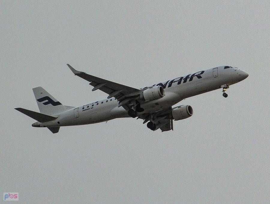 Embraer Finnair przyleciał z Helsinek