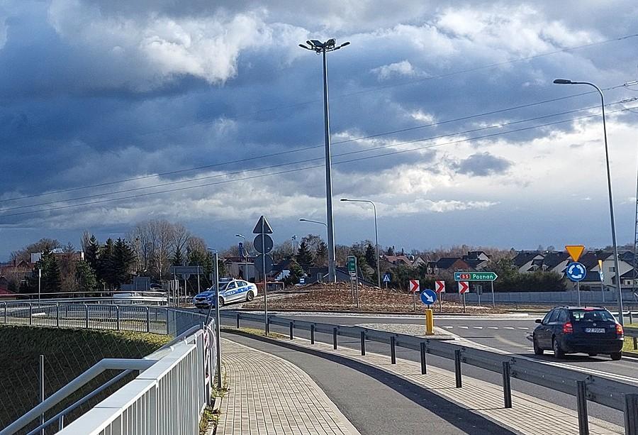 Policja poluje, jakoś tak dziwnie )