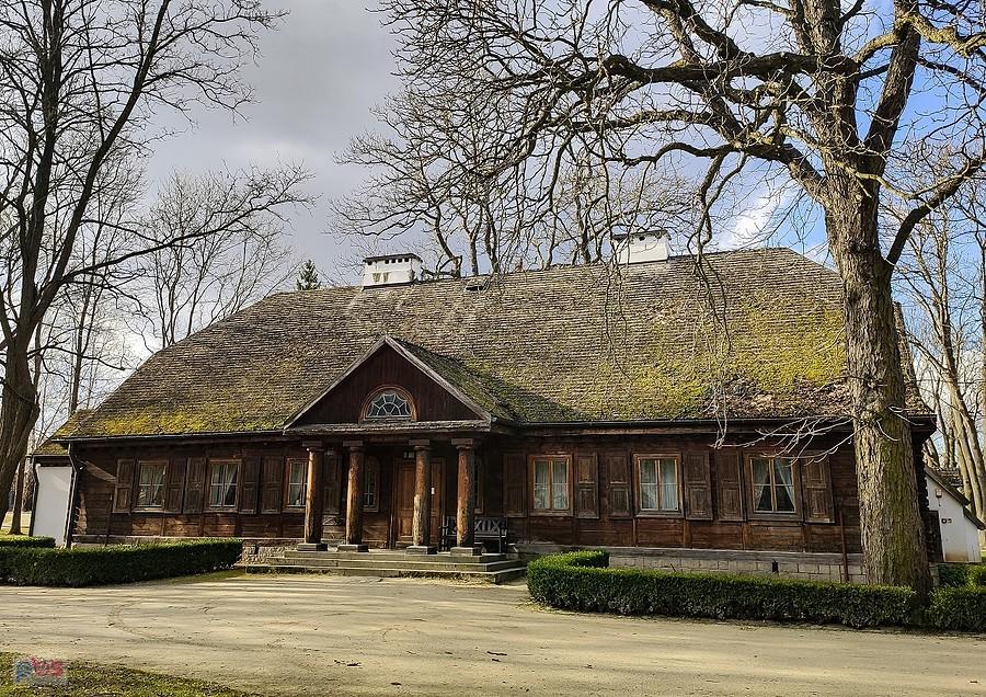 Dwór w Radziejowicach