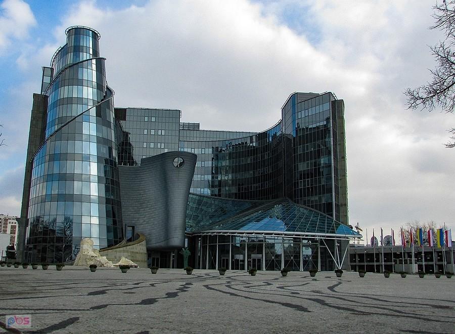 Telewizja z wieżą Babel