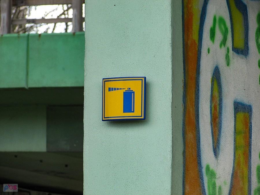 Strefa wolnego graffiti pod estakadą Dolinki Służewieckiej