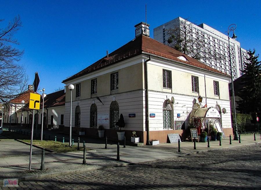 Budynek dawnych Koszar Gwardii Konnej Koronnej