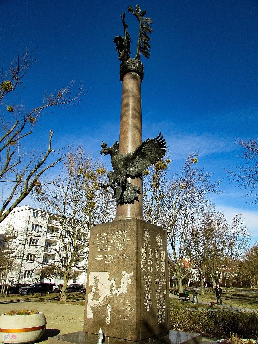 Pomnik 1 Dywizji Pancernej gen. Stanisława Maczka