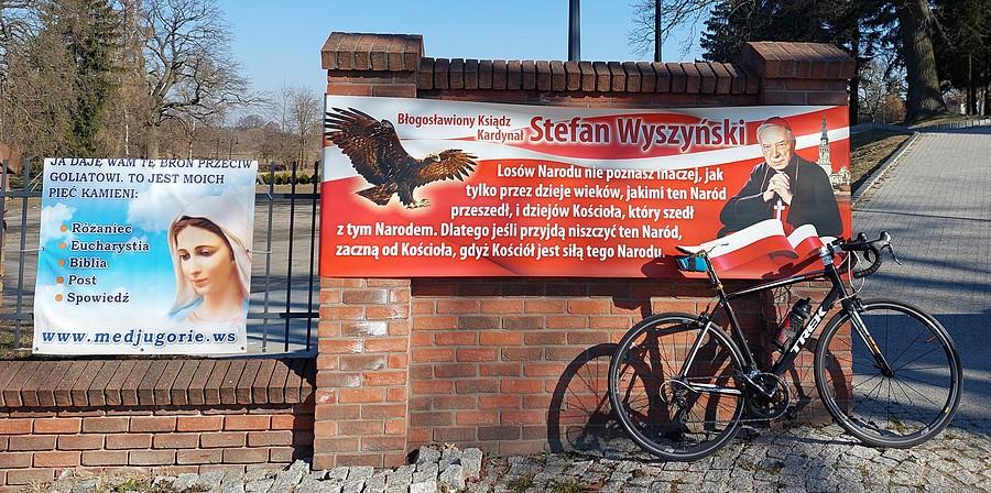 "(...) kościół jest siłą tego narodu". I takie tam. Tulce