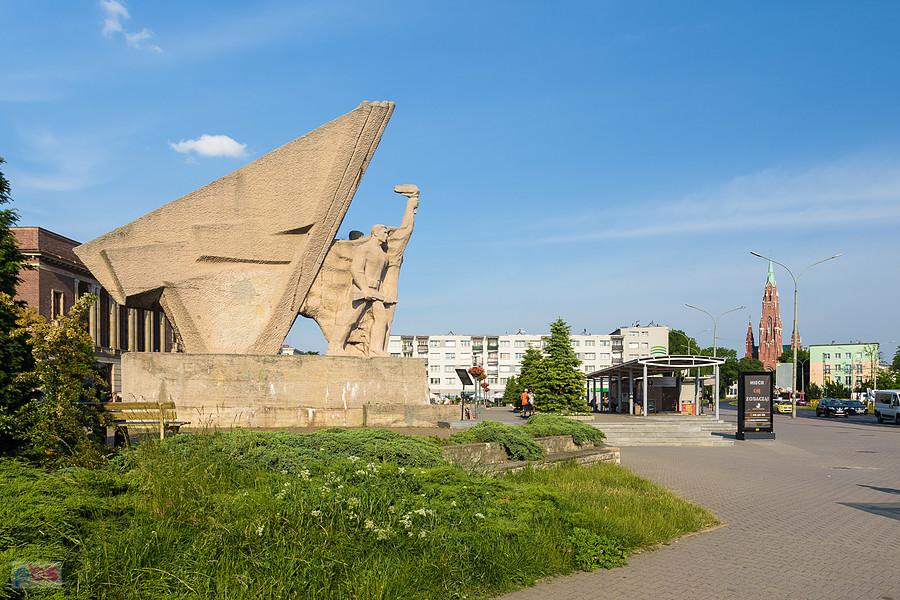 Dąbrowa Górnicza - Plac Wolności - pomnik Bohaterom Czerwonych Sztandarów