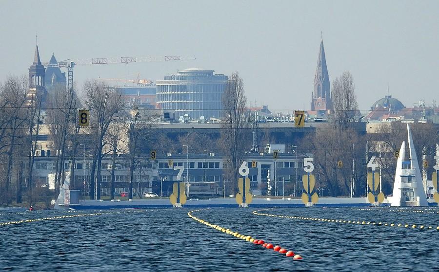 Zakręcone zbliżenie na Okrąglak, Poznań