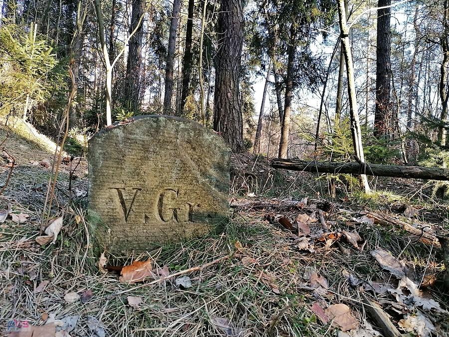 Kamień graniczny pola górniczego kopalni rud cynkonośnych "Verona"