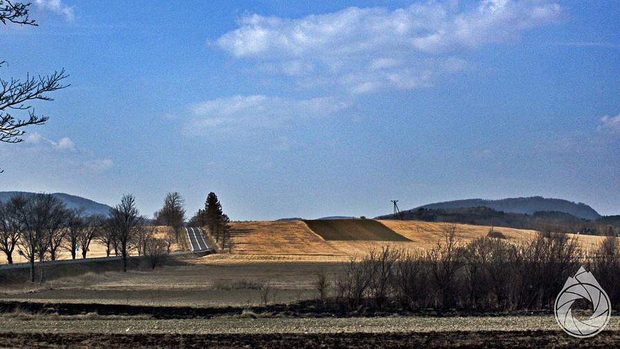 hopeczka pod wiatr koło wiatraków (których nie widać)