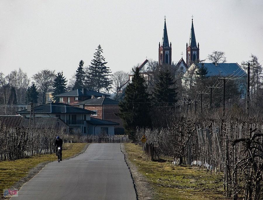 Wieże koscioła w Wrociszewie