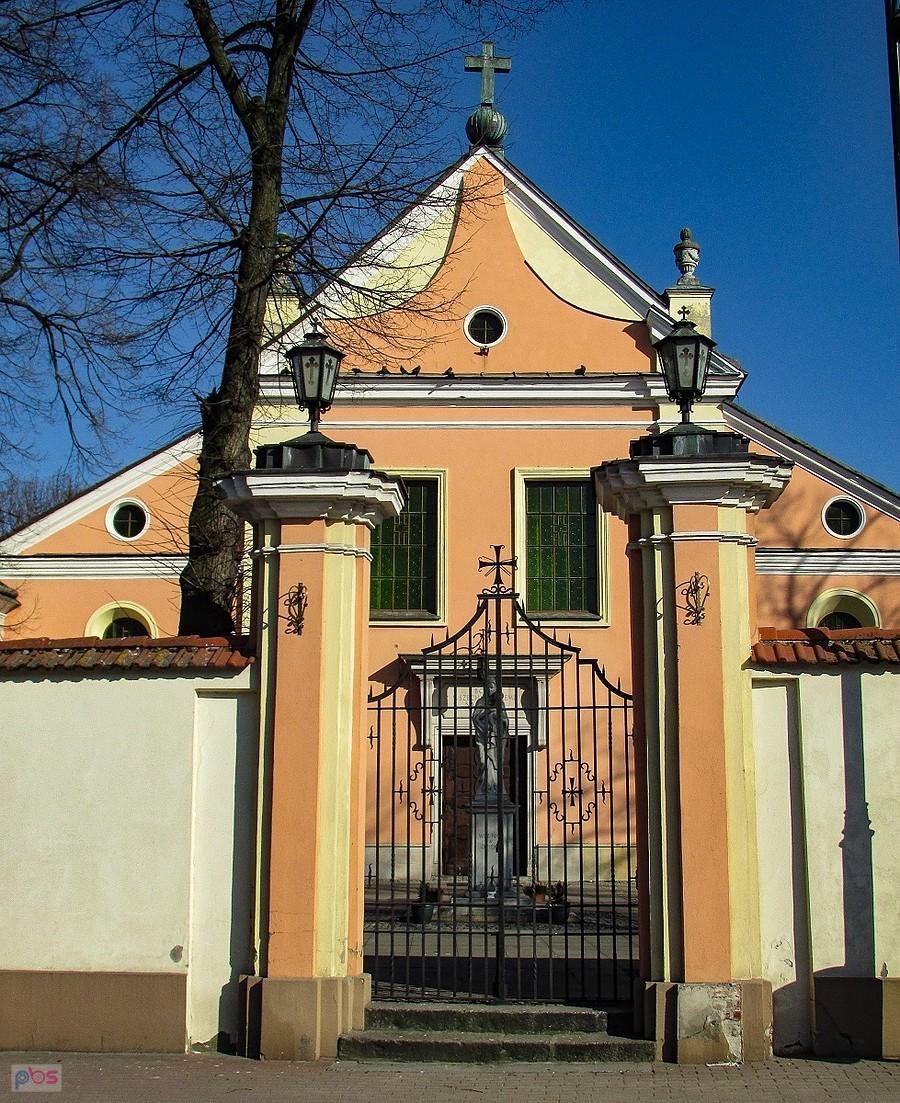 Zakroczym - brama kościoła św. Wawrzyńca