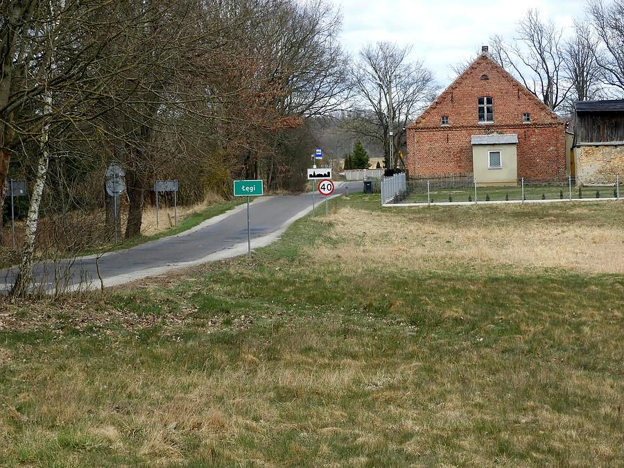 Na skraju wioski Łęgi.