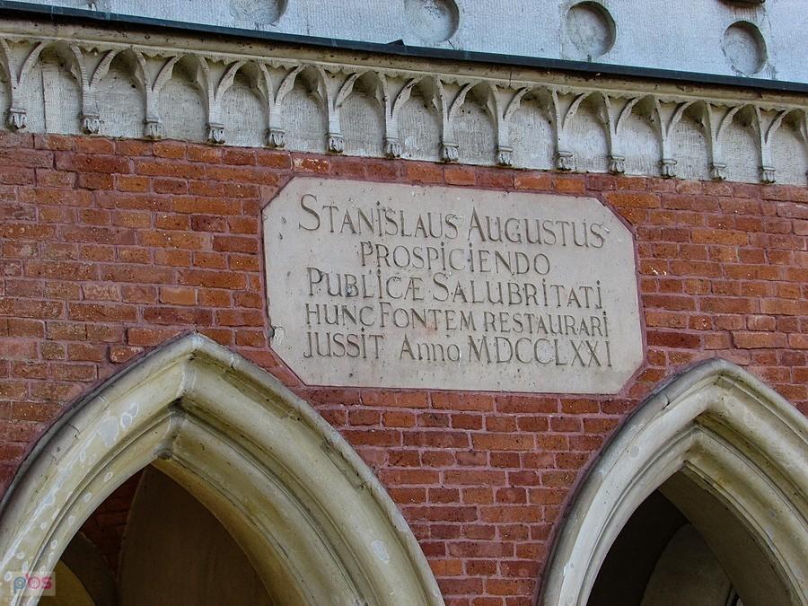 Stanisław August w trosce o zdrowie publiczne rozkazał źródło odnowić w roku 1771