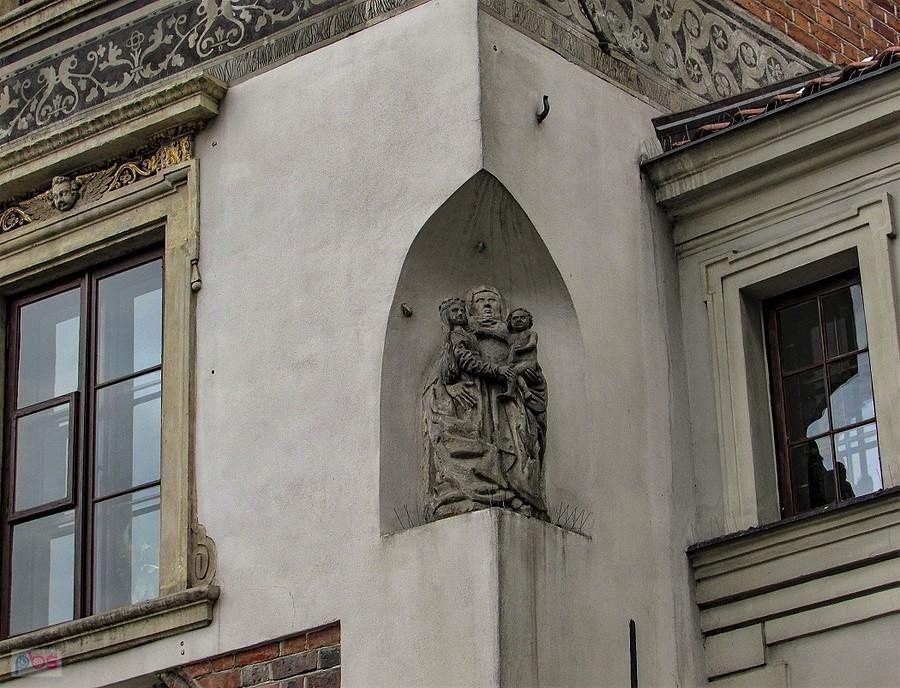 Gotycka rzeźba św. Anny Samotrzeciej