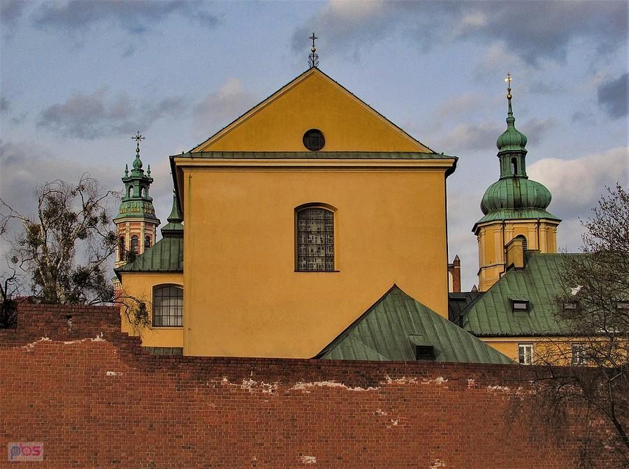 Kościół św. Marcina zza murów obronnych