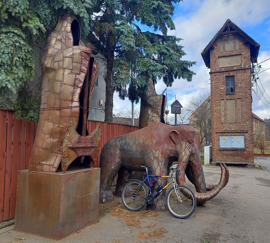 Dobrzy znajomi - nazgule i mamut, Wojcieszyce