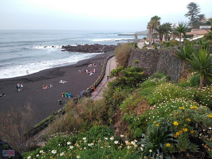 Puerto de la Cruz - czarna plaża