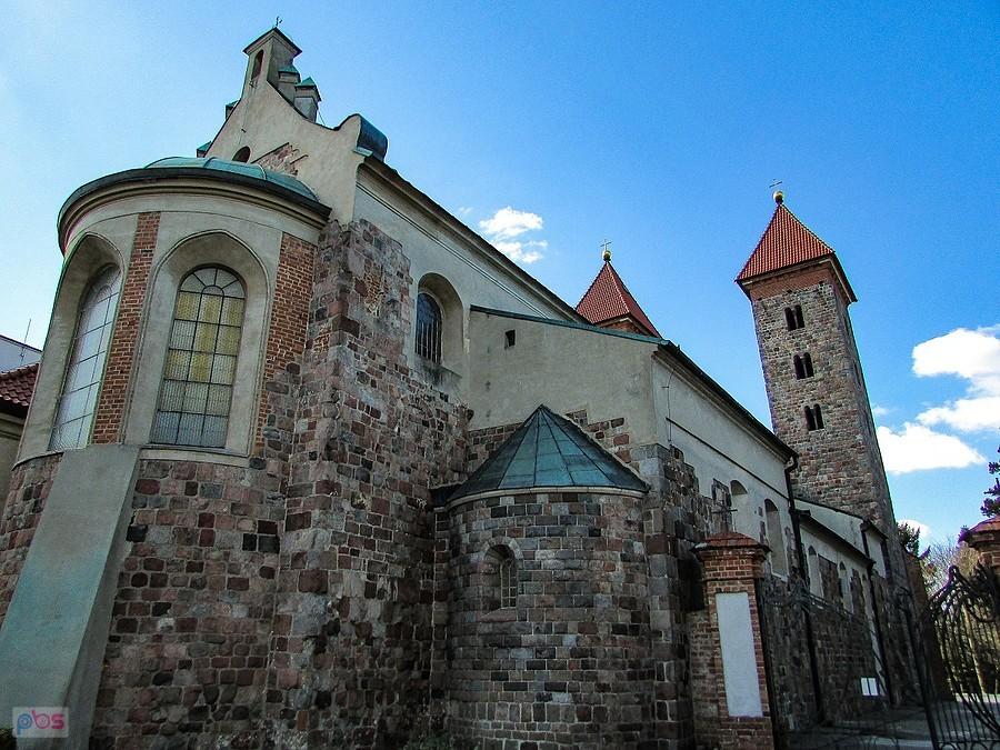 Czerwińsk n/Wisłą - Bazylika od strony prezbiterium