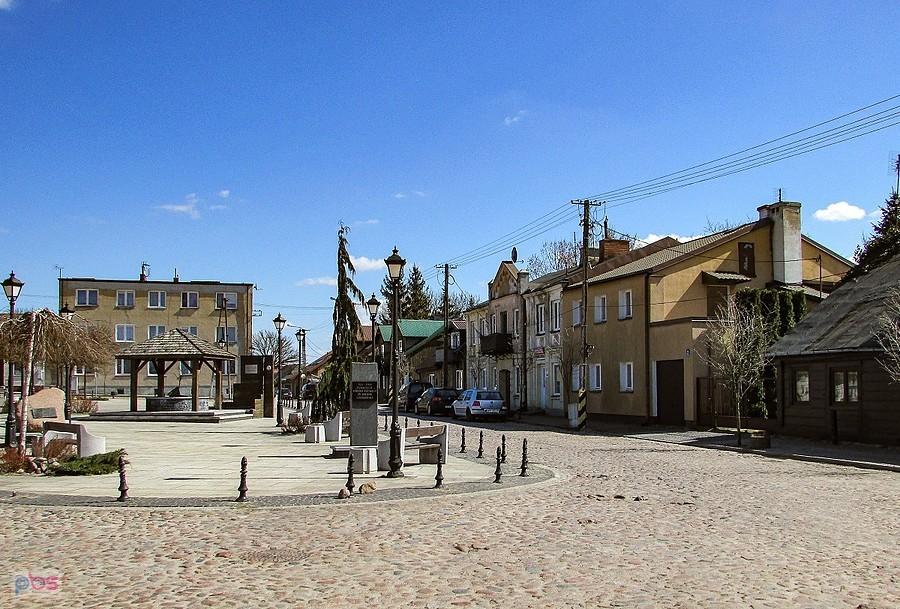 Rynek w Czerwińsku n/Wisłą - pierzeja płd.-wsch.