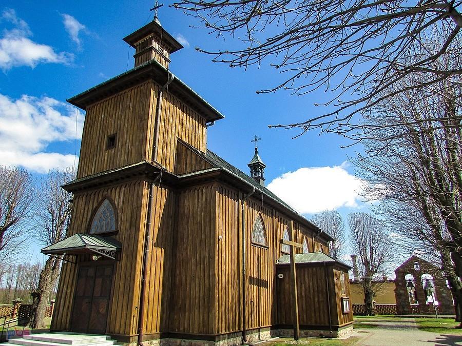 Chociszewo - kościół z oryginalnym patronem św. Leonardem - opiekunem więźniów