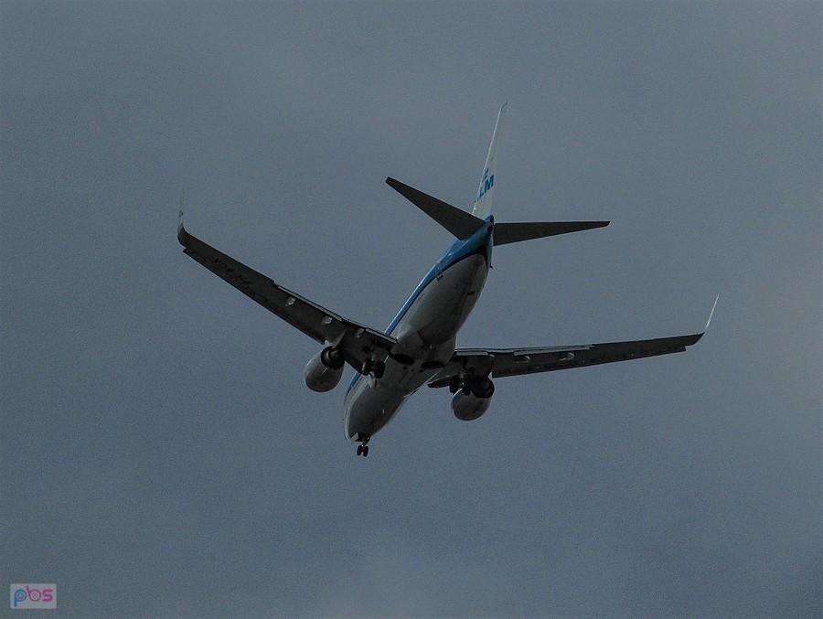 KLM ląduje na lotnisku Okęcie