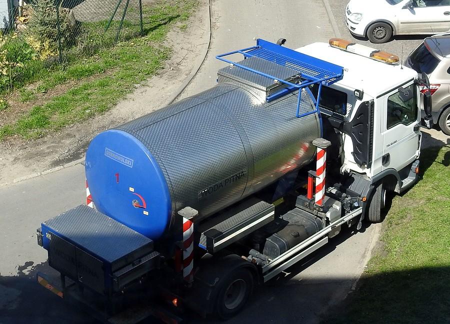 W Lany Poniedziałek awaria wody i beczkowóz :)