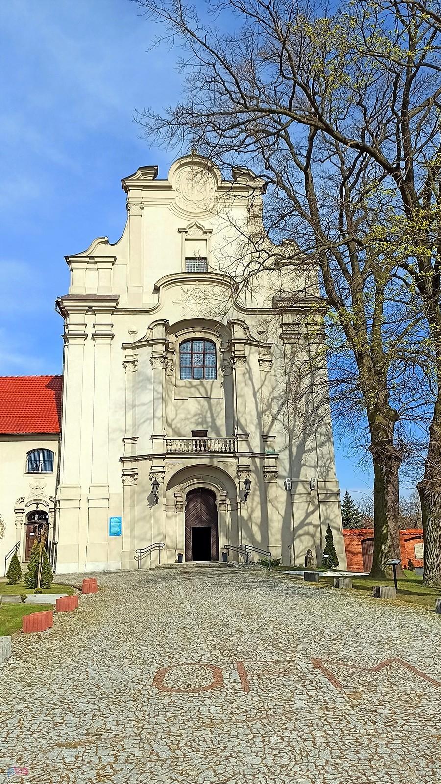 Klasztor Franciszkanów w Osiecznej